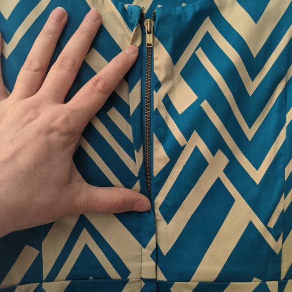 Beautiful Geometric Milly Dress Size 4 - Picture 5 of 5